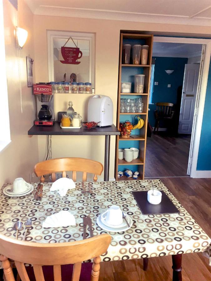 Sunnymeade Apartment West Down Екстериор снимка